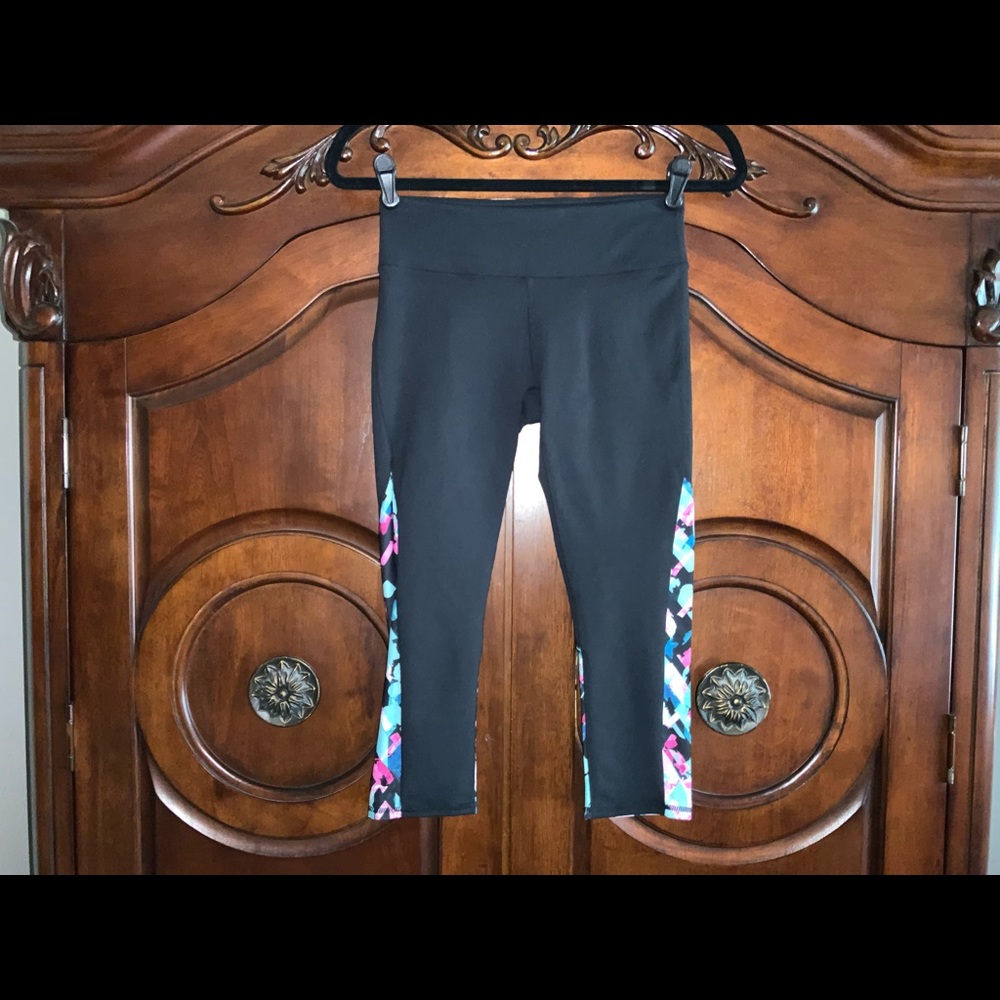 BOGO FABLETICS POLLY CAPRIS XXS!!